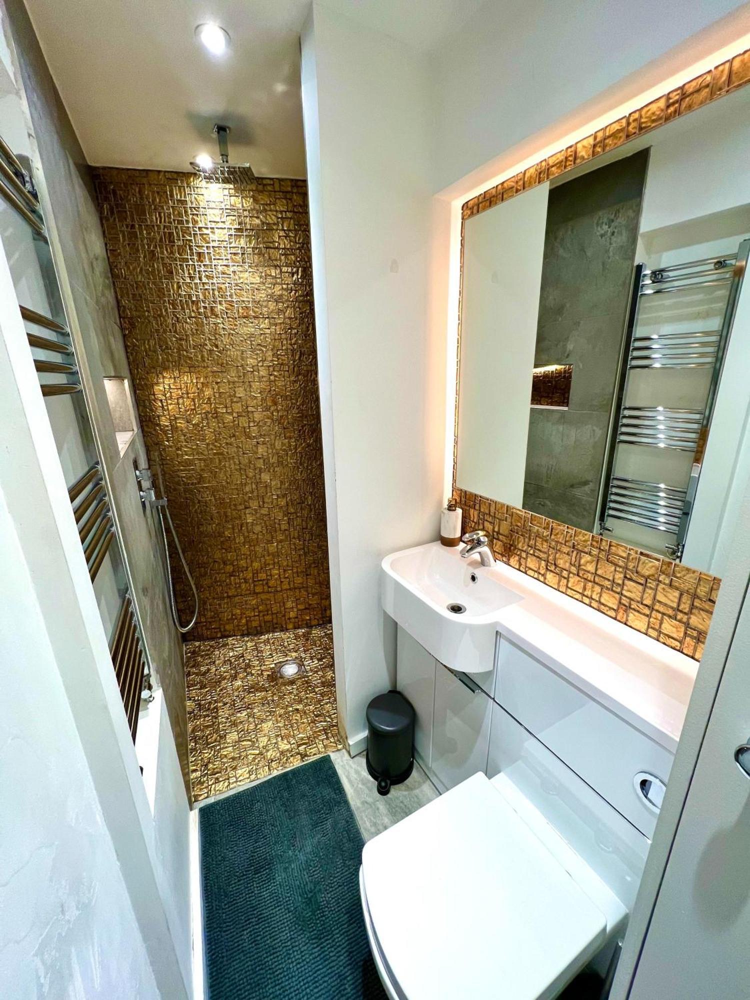 Modern Studio Apartment With Free Wifi 런던 외부 사진