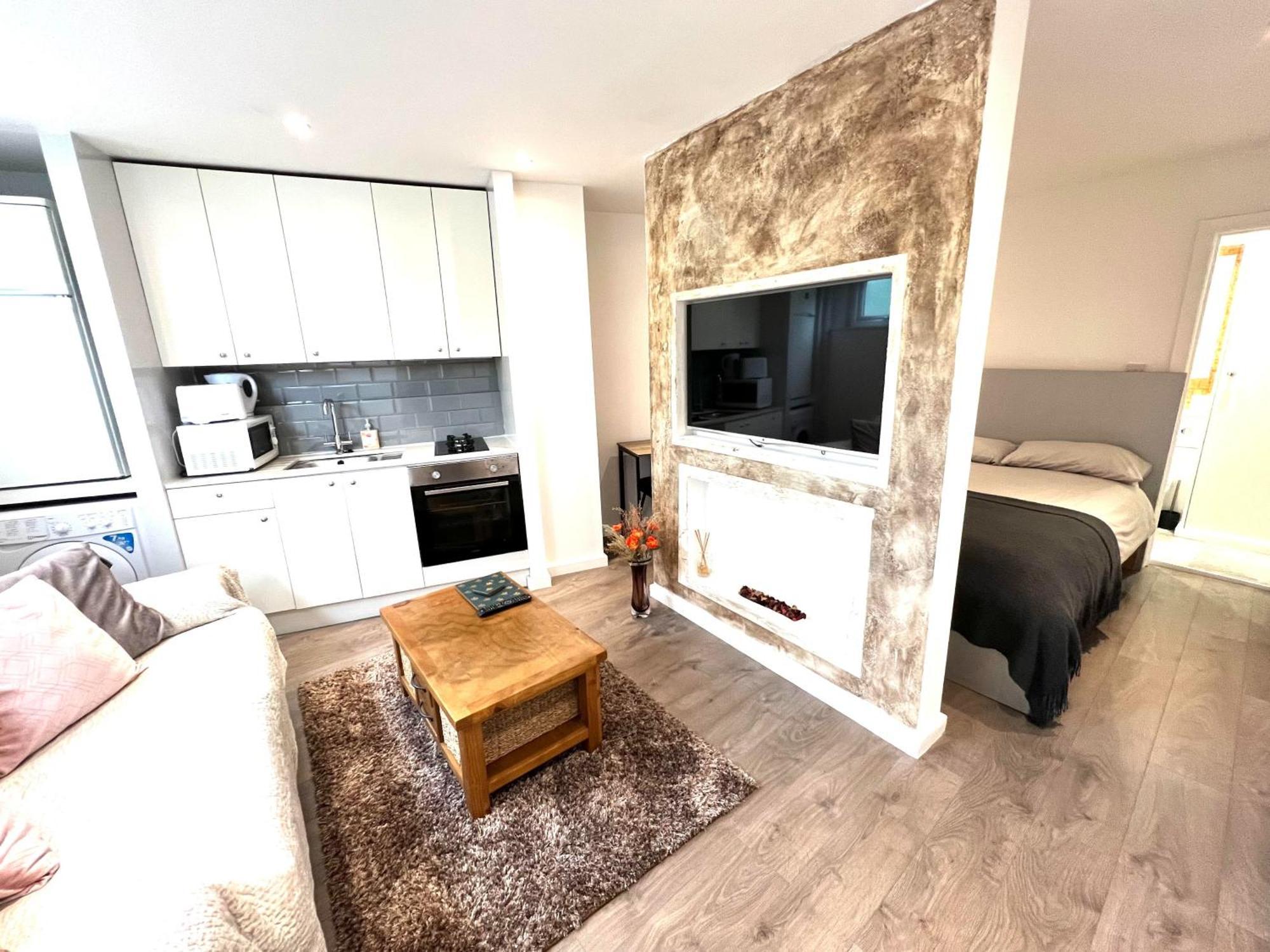 Modern Studio Apartment With Free Wifi 런던 외부 사진